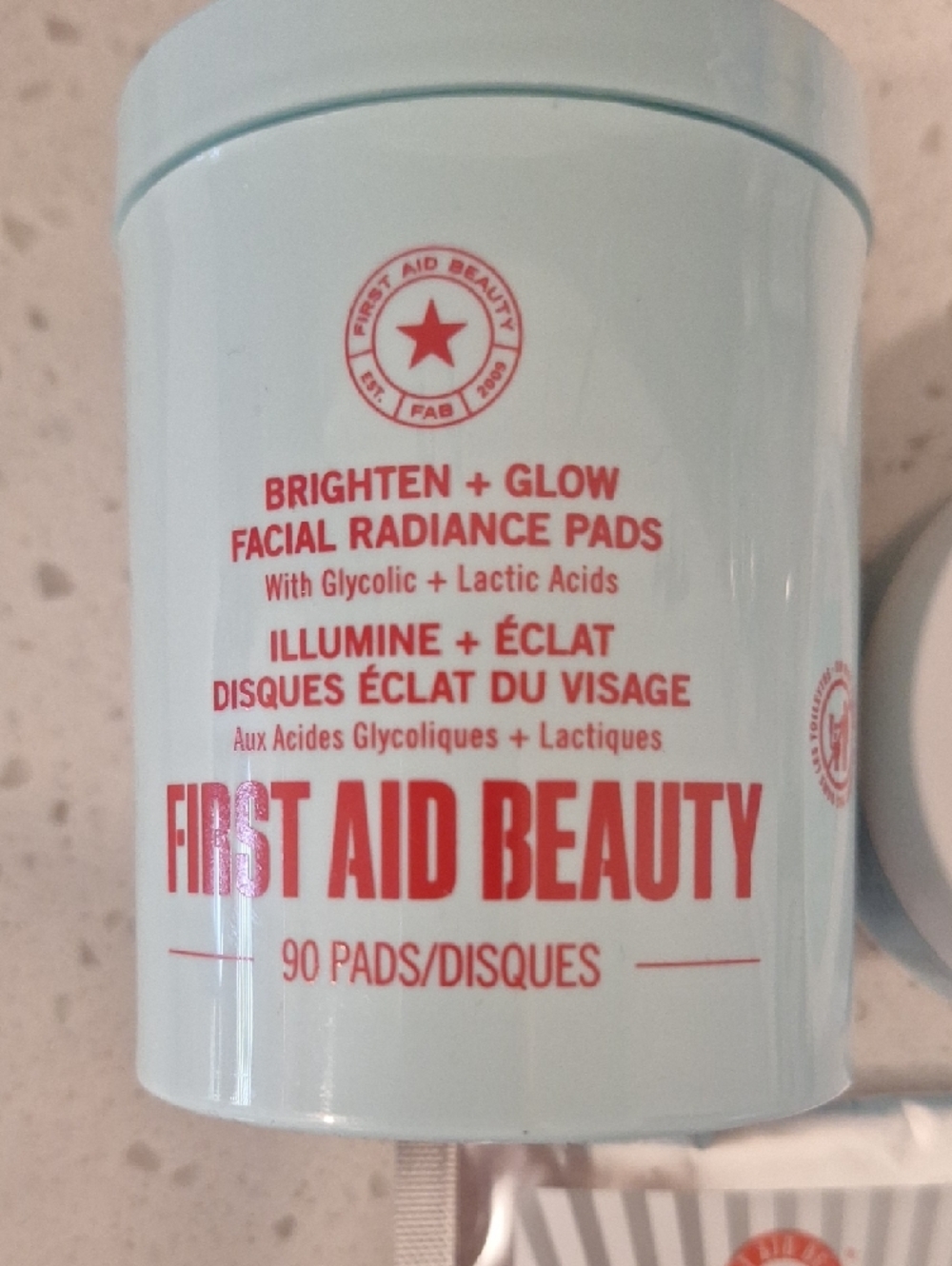 Ultimate First Aid Beauty Facial Radiance Pads - Picture 2 of 5